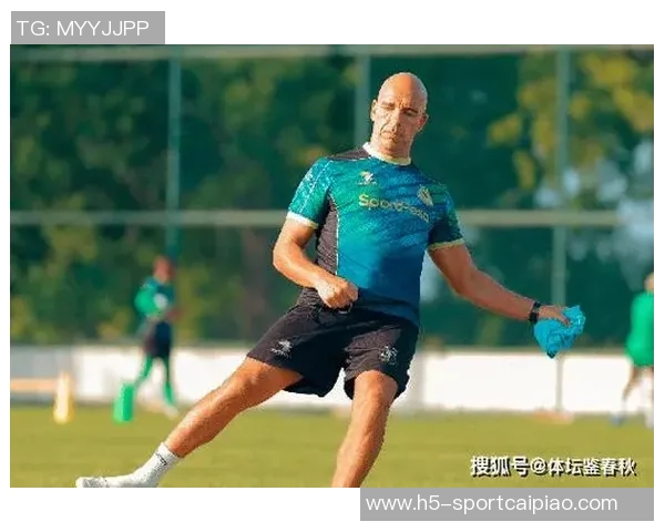 成都蓉城奥地利籍守门员教练汉斯正式加盟北京国安引发球迷热议